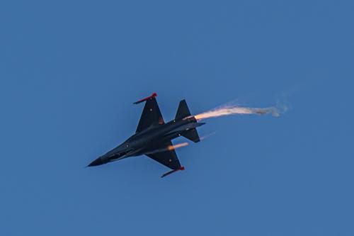 10 F-16 Fighting Falcon-12